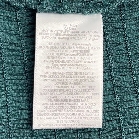 BCBGeneration NWT Sleeveless Smocked Top - Picture 7 of 9